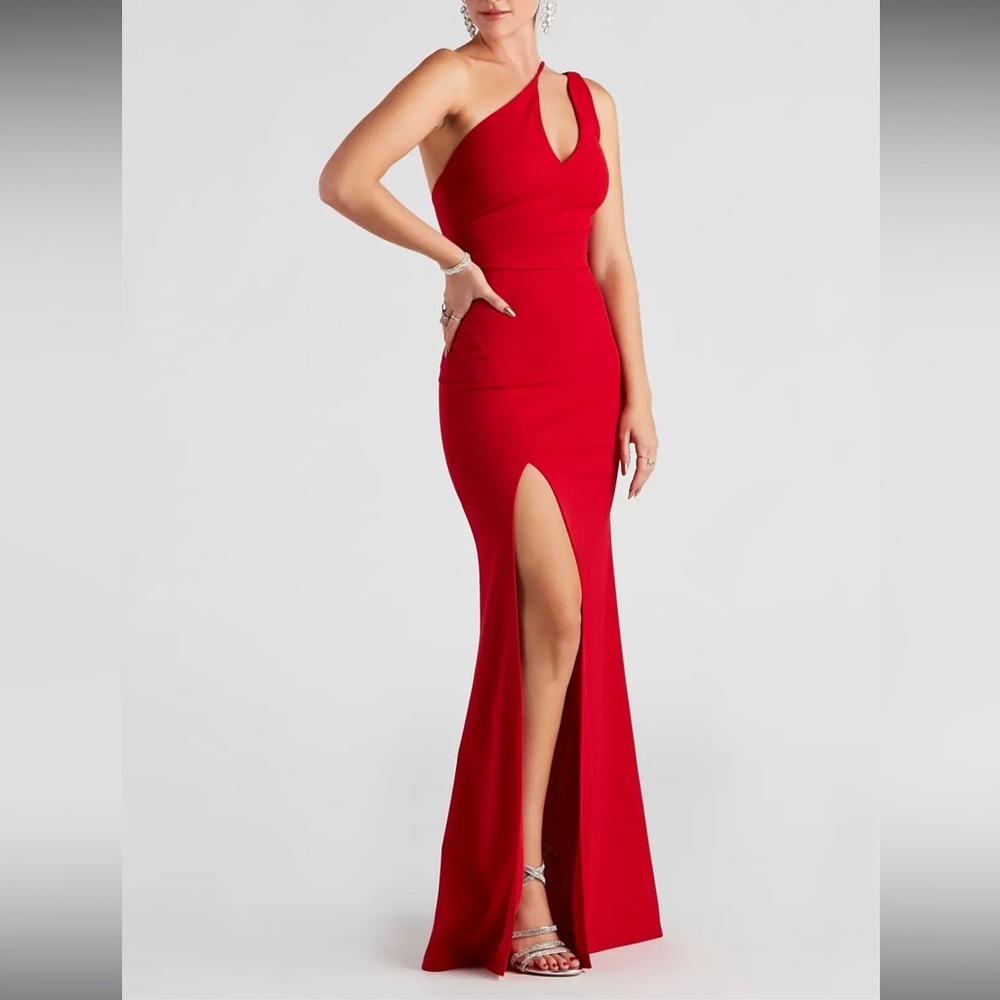 Elegant Red Evening Gown